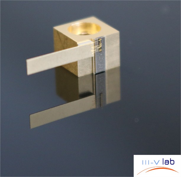 Fabrication de diodes laser monofréquences DFB aux raies D1 (894nm) et D2 (852nm) du Césium : laser sur embase C